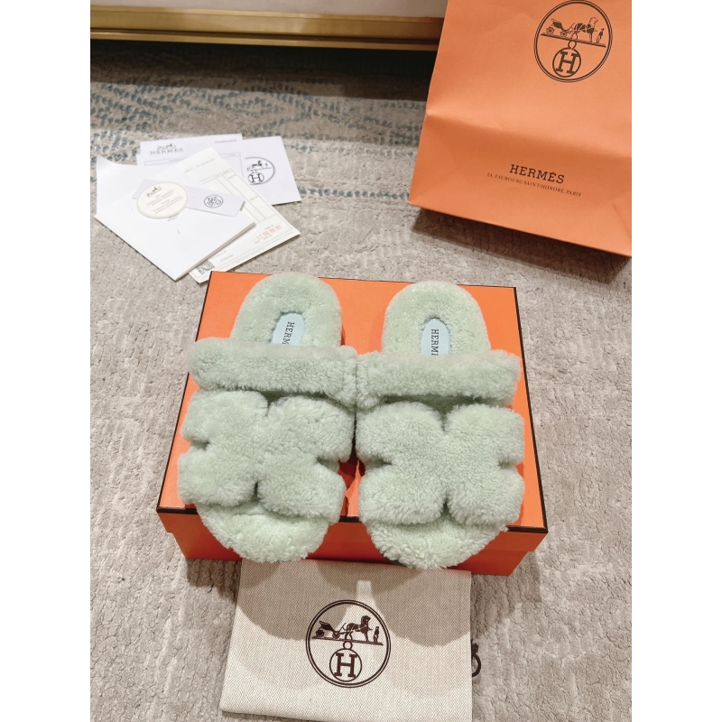 H**mes slippers